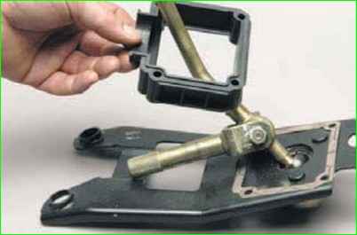 Разборка привода управления механизмом передач