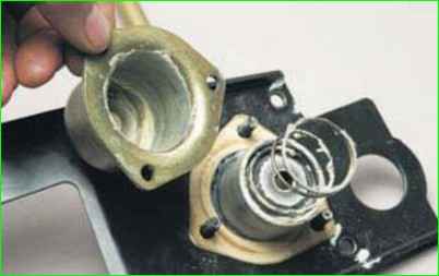 Разборка привода управления механизмом передач