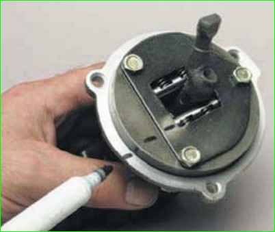 Разборка и сборка механизма выбора передач