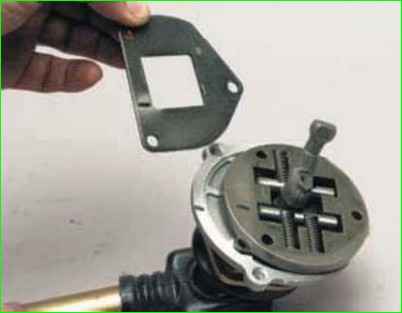 Разборка и сборка механизма выбора передач