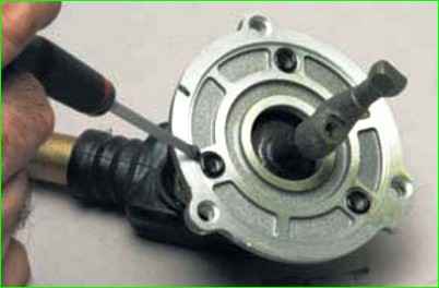 Разборка и сборка механизма выбора передач