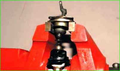 Разборка и сборка механизма выбора передач