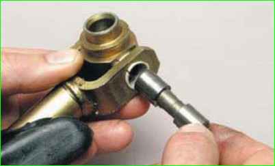 Разборка и сборка механизма выбора передач