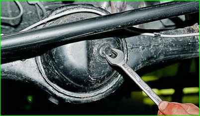 Ölwechsel in der Hinterachse