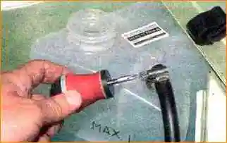 Ersatz der Motorkühlsystemeinheiten VAZ-21114