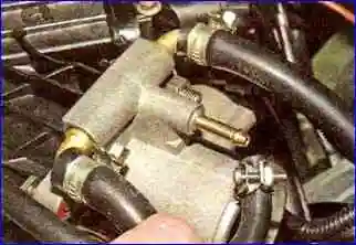 Как снять и поставить дроссельный узел двигателя ВАЗ-21114