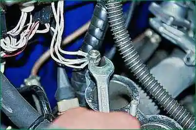 Проверка и замена форсунок ЗМЗ-406