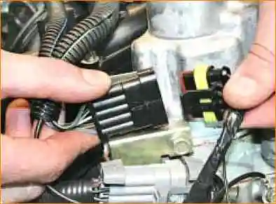 Как заменить прокладку крышки ГБЦ ВАЗ-21126