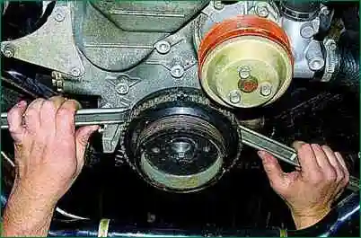 ZMZ-406 иінді білігінің май тығыздағыштарын ауыстыру