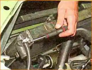 Austausch von Einheiten des Motorkühlsystems VAZ-21114