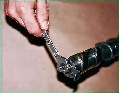 ZMZ-406 қозғалтқышының таратқыш білігі