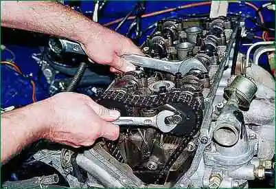 ZMZ-406 қозғалтқышының таратқыш біліктері