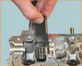 Как отремонтировать головку блока цилиндров ВАЗ-21126