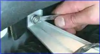 Замена прокладки катколлектора двигателя ВАЗ-21126