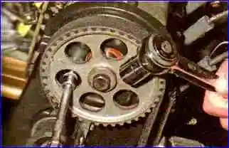 Как заменить сальник распределительного вала двигателя ВАЗ-21114