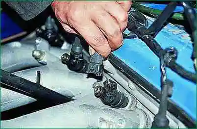 Проверка и замена форсунок ЗМЗ-406