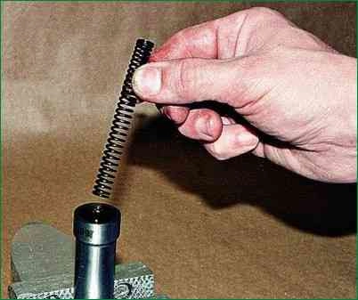 Гидронатяжитель цепи ЗМЗ-406