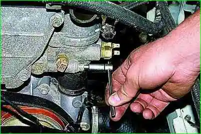 Замена термостата ЗМЗ-406