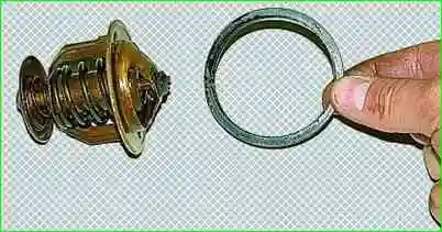 Замена термостата ЗМЗ-406