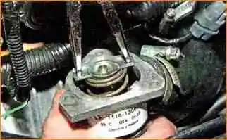 Ersatz der Motorkühlsystemeinheiten VAZ-21114