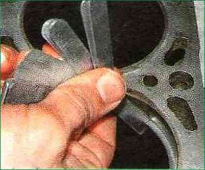 How to assemble the ZMZ-406 connecting rod and piston group