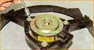 Ersatz der Motorkühlsystemeinheiten VAZ-21114