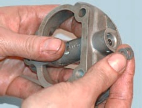 Снятие и разборка масляного насоса ЗМЗ-409