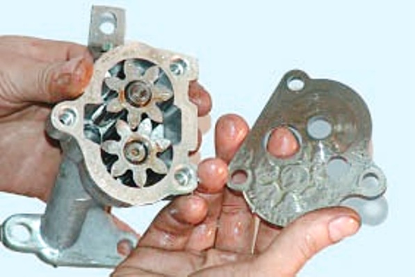 Снятие и разборка масляного насоса ЗМЗ-409