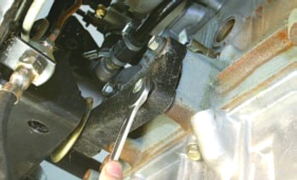 замена передней опоры силового агрегата УАЗ