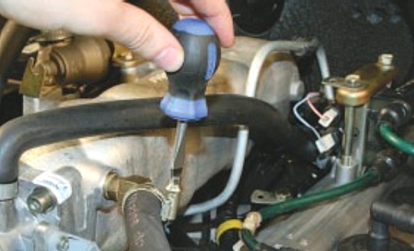 Снятие двигателя ЗМЗ-409 с автомобиля