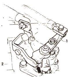 Снятие и установка рычага КПП