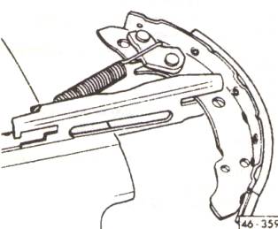 зажать в тисках разжимную планку