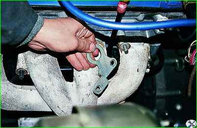 Extracción del colector de escape 