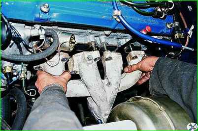 Extracción del colector de escape 