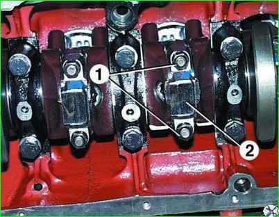 Зняття та встановлення шатунів та поршнів двигуна