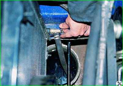 Замена охлаждающей жидкости автомобиля