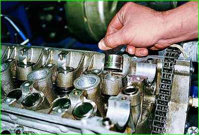 Замена маслосъемных колпачков