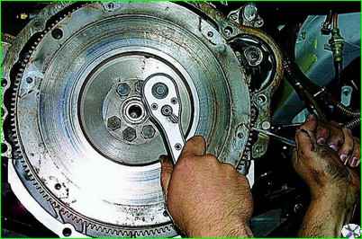 Extracción e instalación del volante