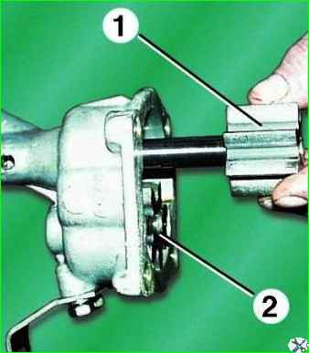 Снятие и разборка масляного насоса