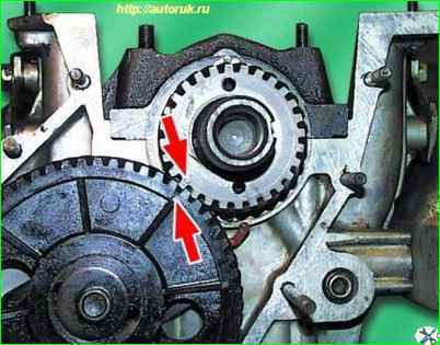 Снятие и установка распределительного вала
