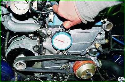 Замена и регулировка натяжения ремней привода агрегатов