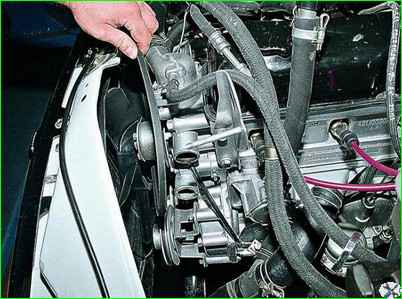 Замена и регулировка натяжения ремней привода агрегатов