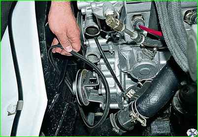 Замена и регулировка натяжения ремней привода агрегатов