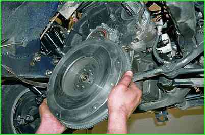 Замена задней манжеты коленчатого вала