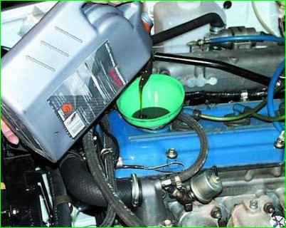 Замена масля двигателя