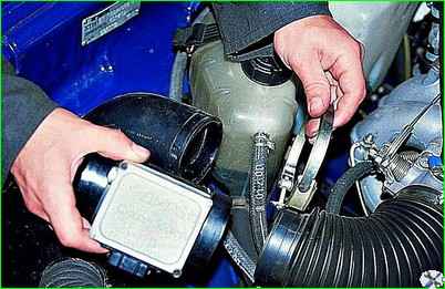 Снятие и проверка датчика ДМРВ