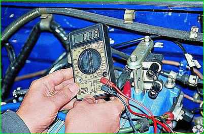 Prüfung und Austausch der Zündspule am ZMZ-406-Motor