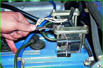 Prüfung und Austausch der Zündspule am ZMZ-406-Motor