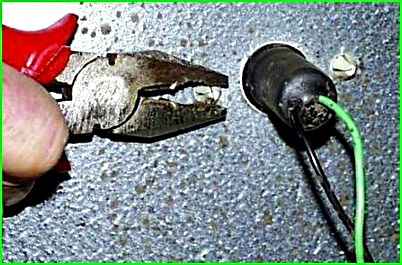 Ремонт повторювача покажчика поворотів