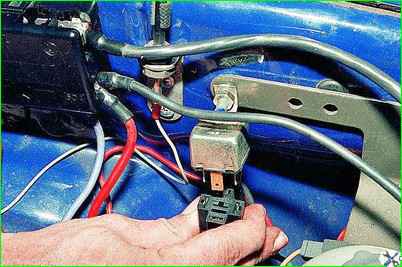 Снятие реле электровентилятора